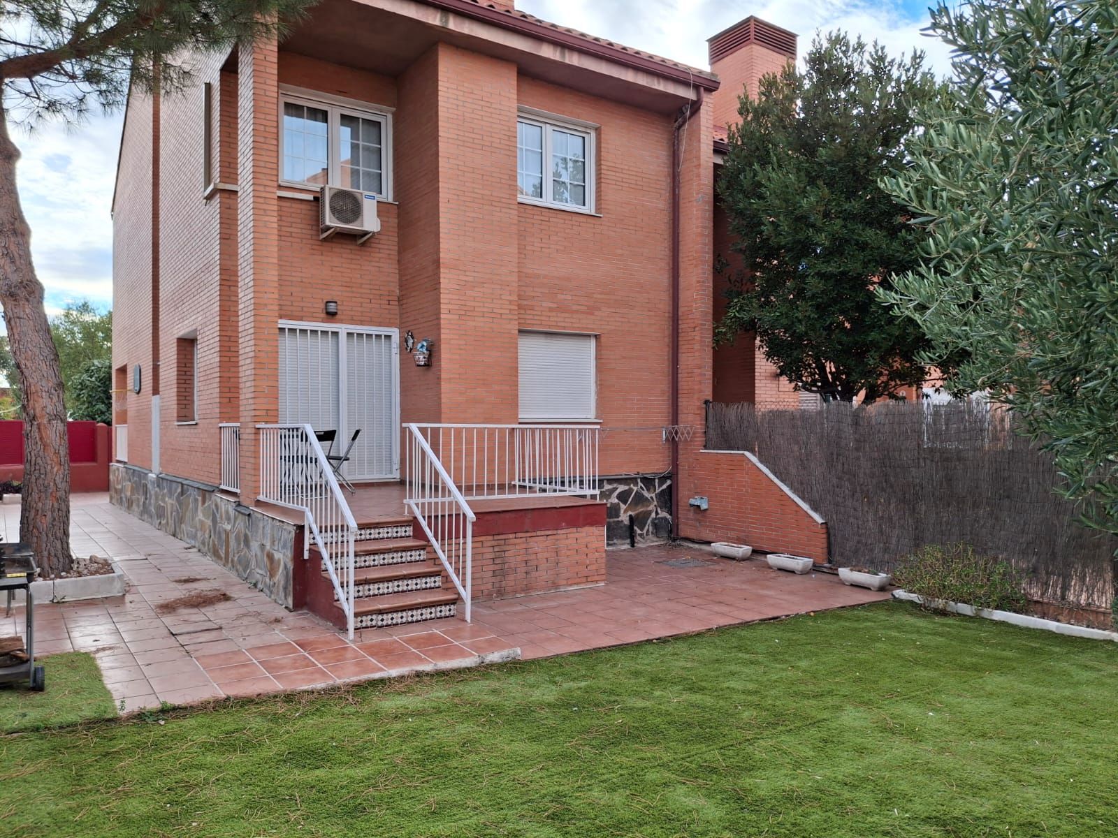 Jardí de Casa o xalet en venda en Fuente El Saz de Jarama amb Aire condicionat, Calefacció i Jardí privat