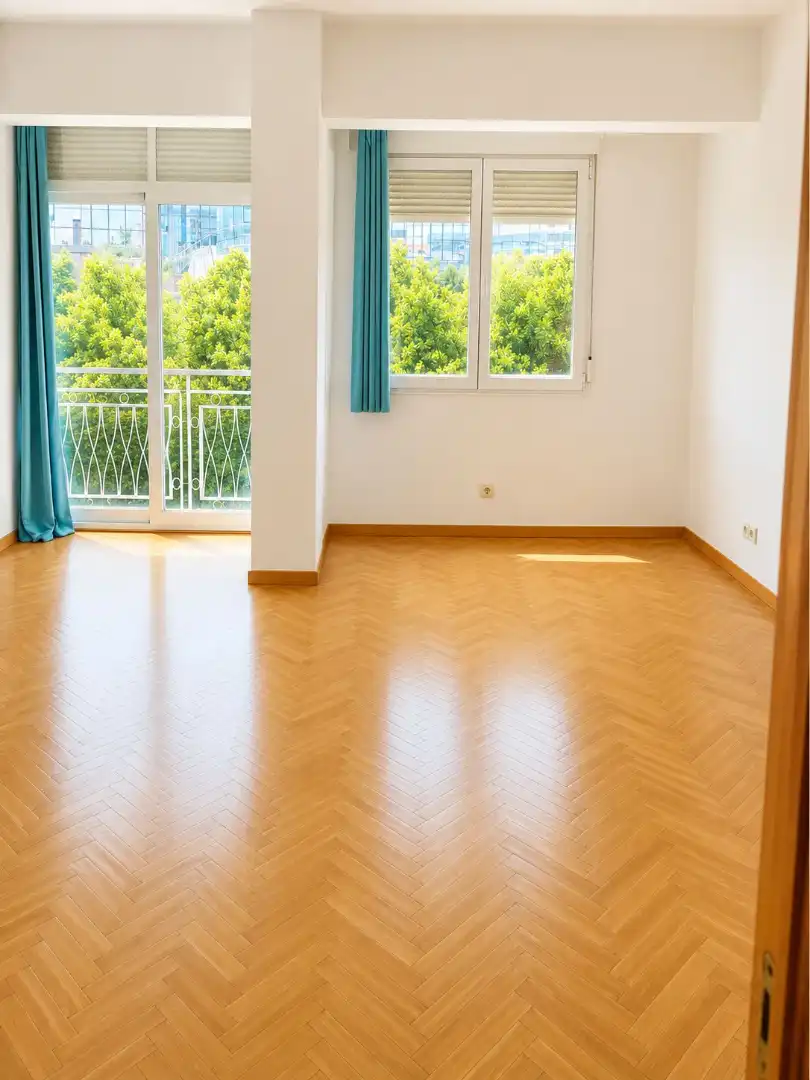 Exterior view of Flat for sale in Madrid  with Parquet flooring, Washing machine and Alarm