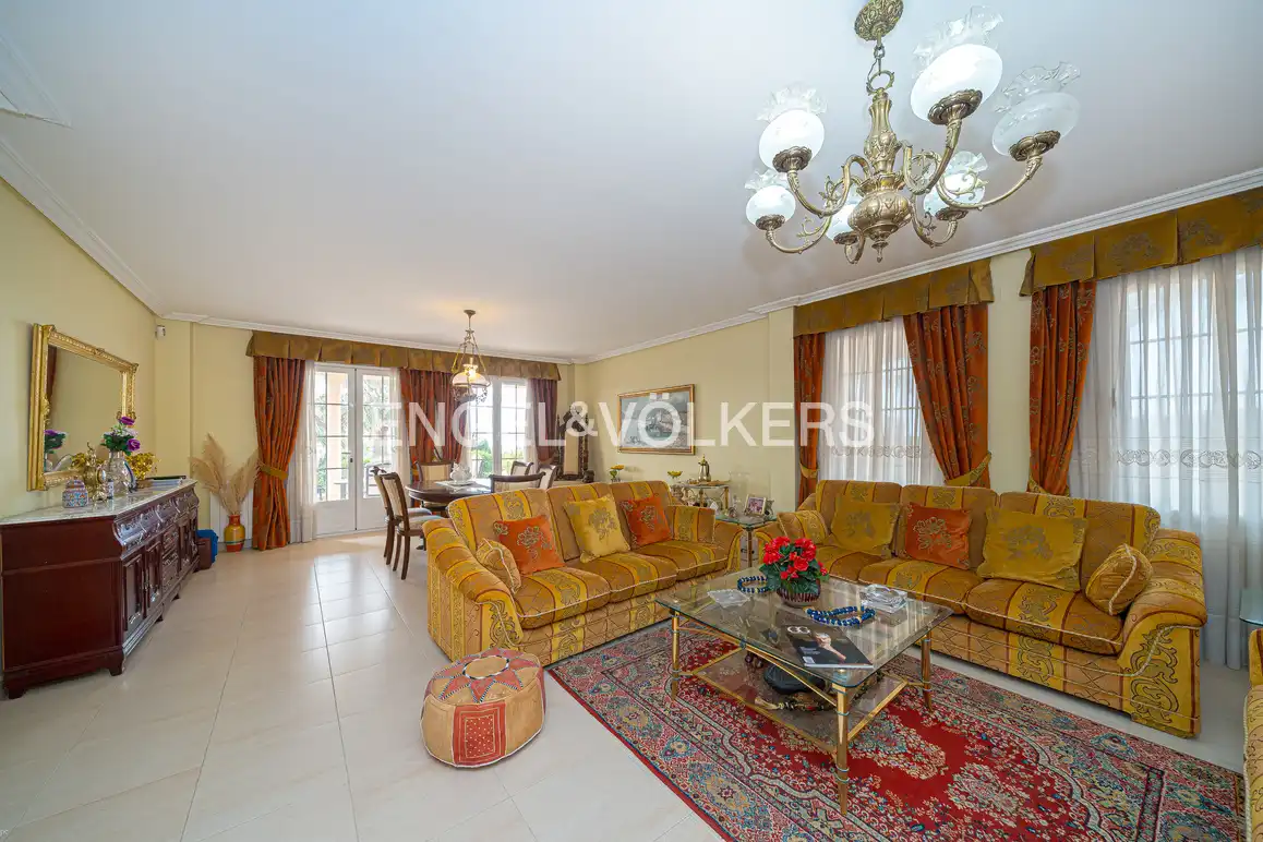 Casa con piscina en venta en Urbanizaciones, imagen 7