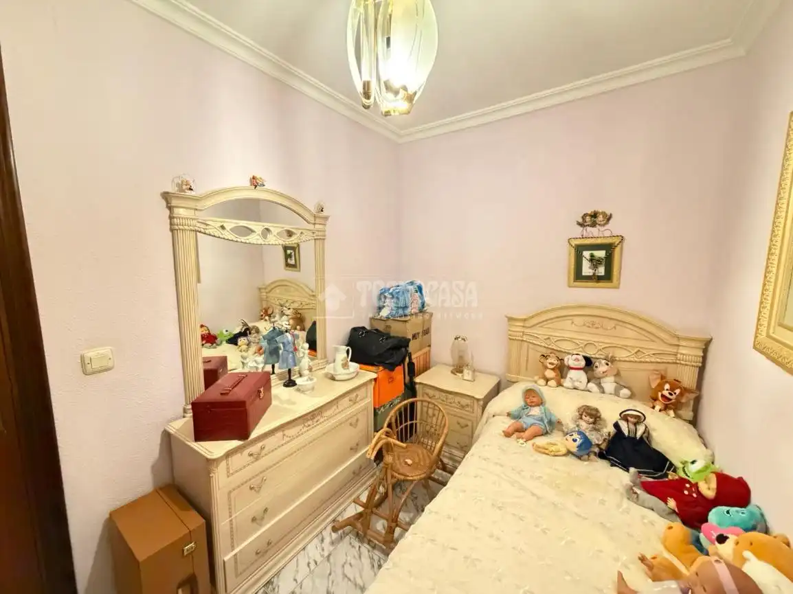 Bedroom of Flat for sale in Sevilla  with Air Conditioner