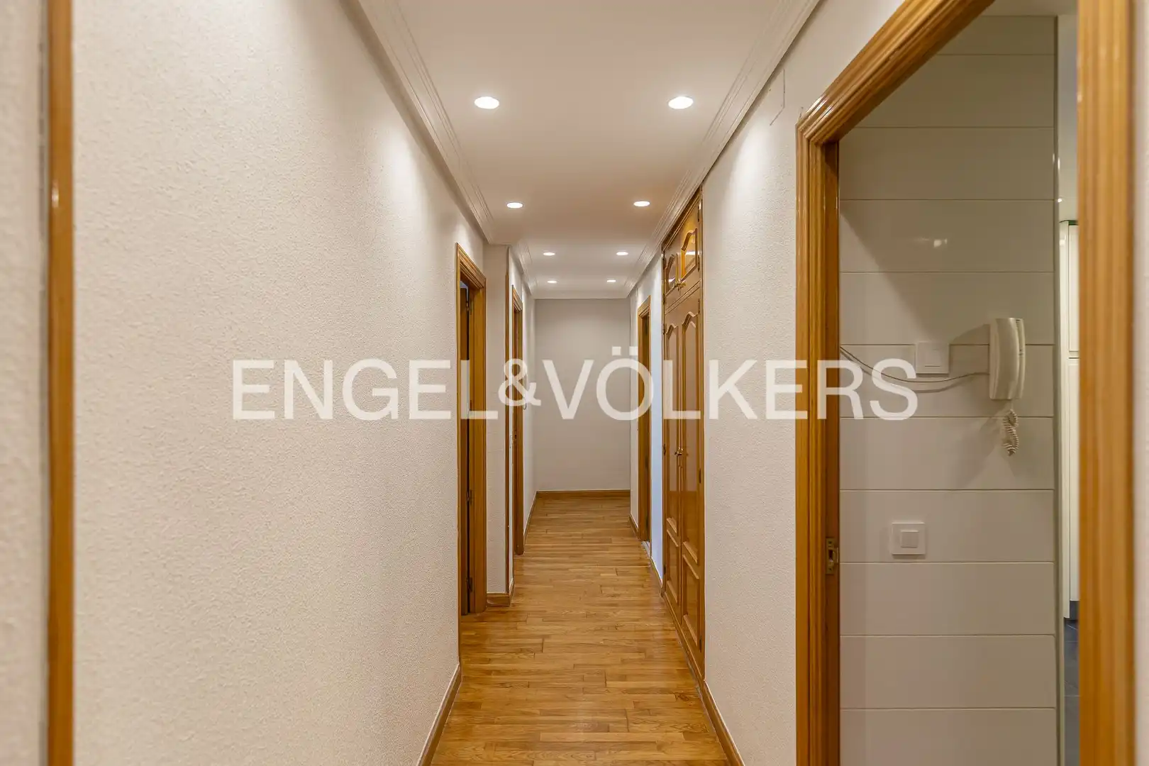 Flat for rent in Madrid  with Heating