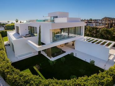 Casa con piscina en venta en Milla de Oro