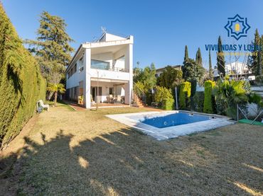 Chalet con piscina en venta en Cájar