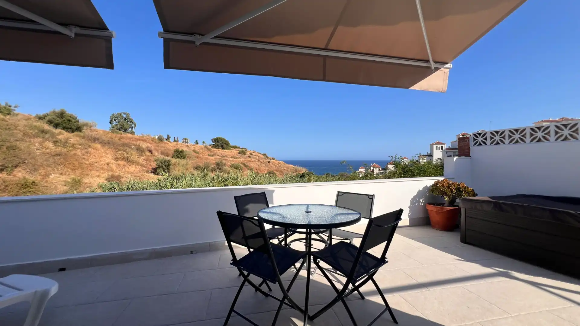 Terrassa de Casa o xalet en venda en Torrox amb Aire condicionat, Terrassa i Moblat