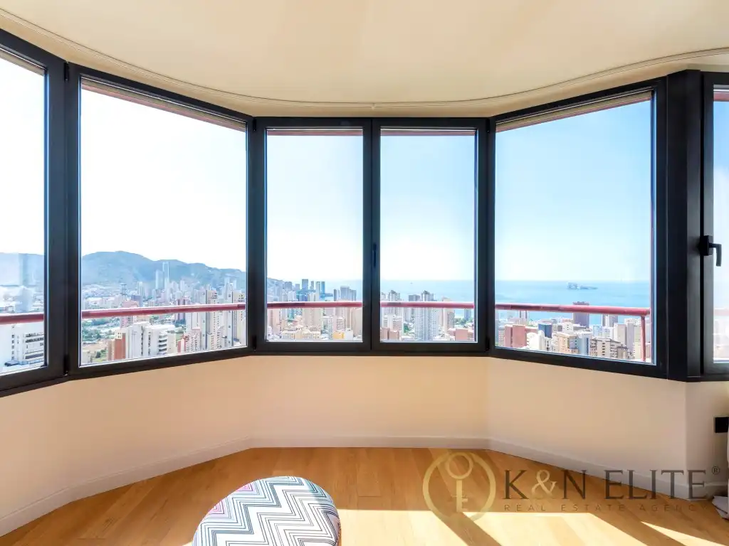 Bedroom of Flat for sale in Benidorm  with Air Conditioner, Heating and Private garden