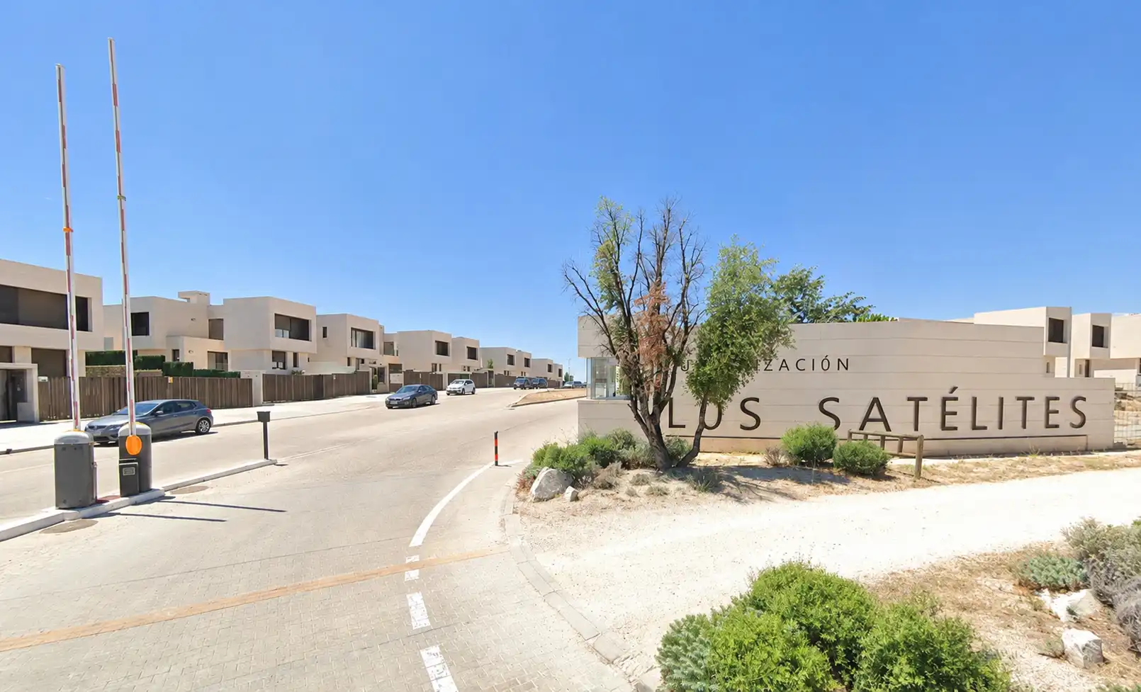 Vista exterior de Casa o chalet en venta en Majadahonda con Aire acondicionado, Calefacción y Jardín privado