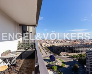 Vista exterior de Apartament en venda en  Valencia Capital amb Aire condicionat, Terrassa i Piscina