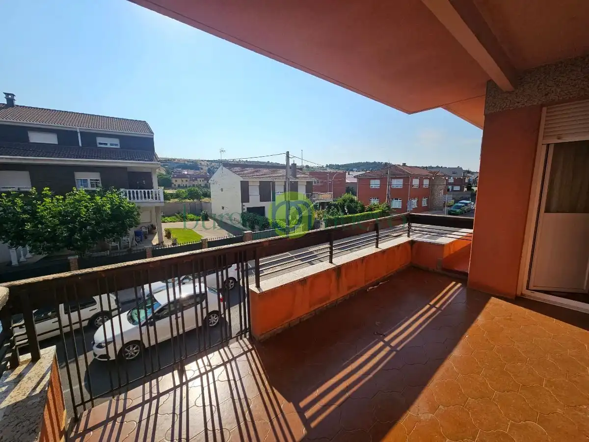 Terrassa de Casa o xalet en venda en Sariegos amb Calefacció, Terrassa i Balcó