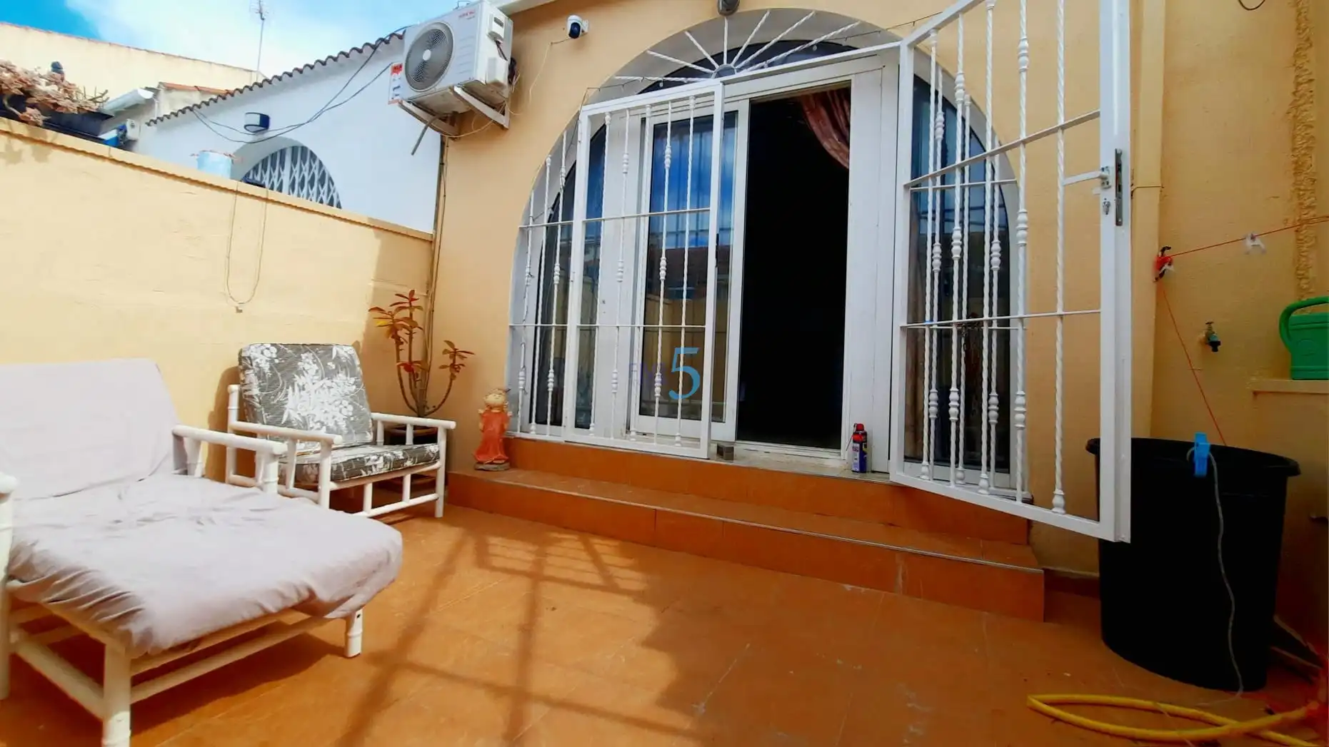 Terrasse von Haus oder Chalet zum Verkauf in Torrevieja mit Klimaanlage, Terrasse und Abstellraum