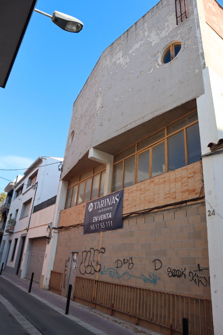 Vista exterior de Edifici en venda en Calella