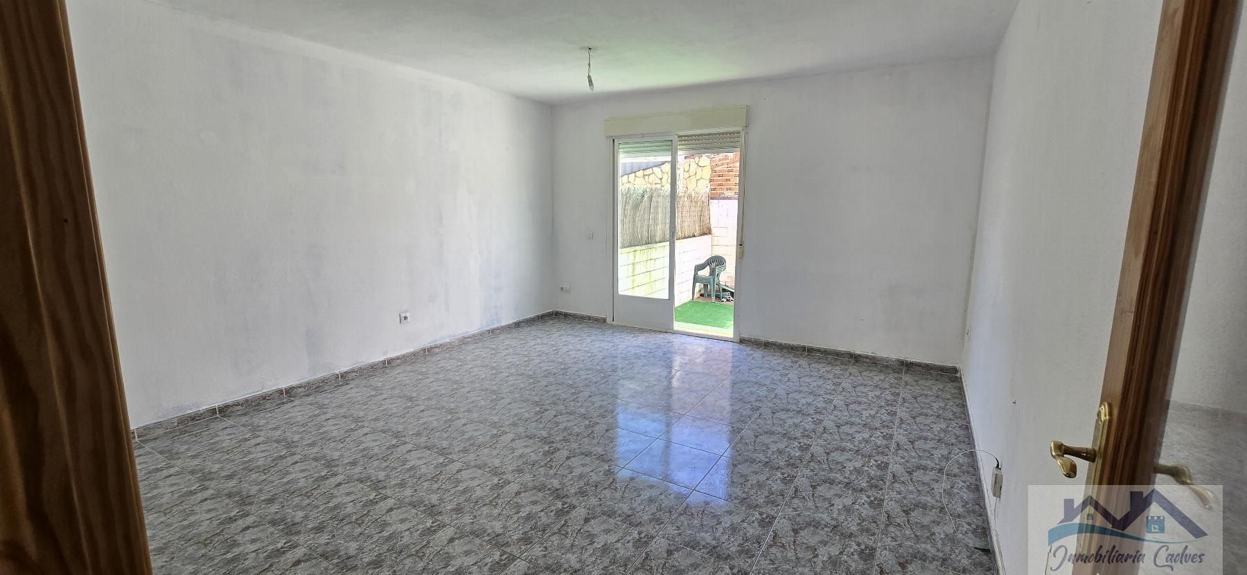 Sala de estar de Casa adosada en venta en Talamanca de Jarama con Calefacción, Trastero y Balcón