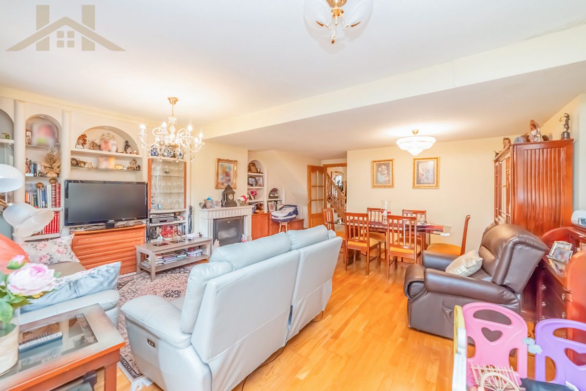 Living room of Single-family semi-detached for sale in Colmenar Viejo  with Air Conditioner, Heating and Parquet flooring