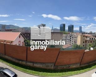 Vista exterior de Pis en venda en Bilbao  amb Calefacció i Balcó