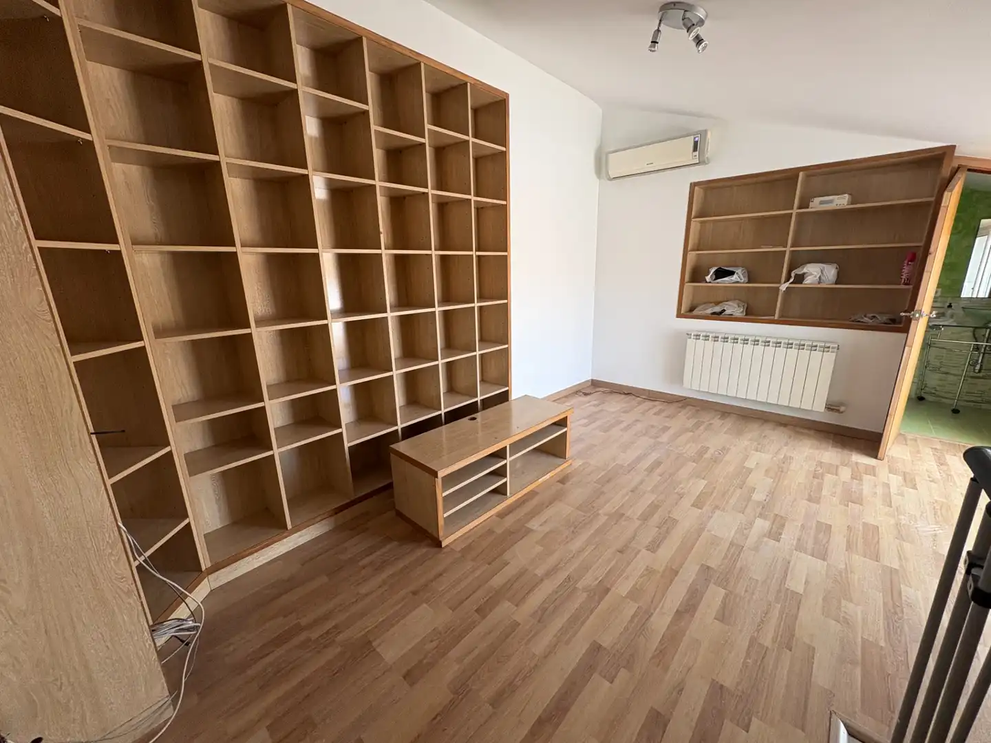 Wohnzimmer von Maisonette zum Verkauf in Vallgorguina mit Klimaanlage, Heizung und Parkett