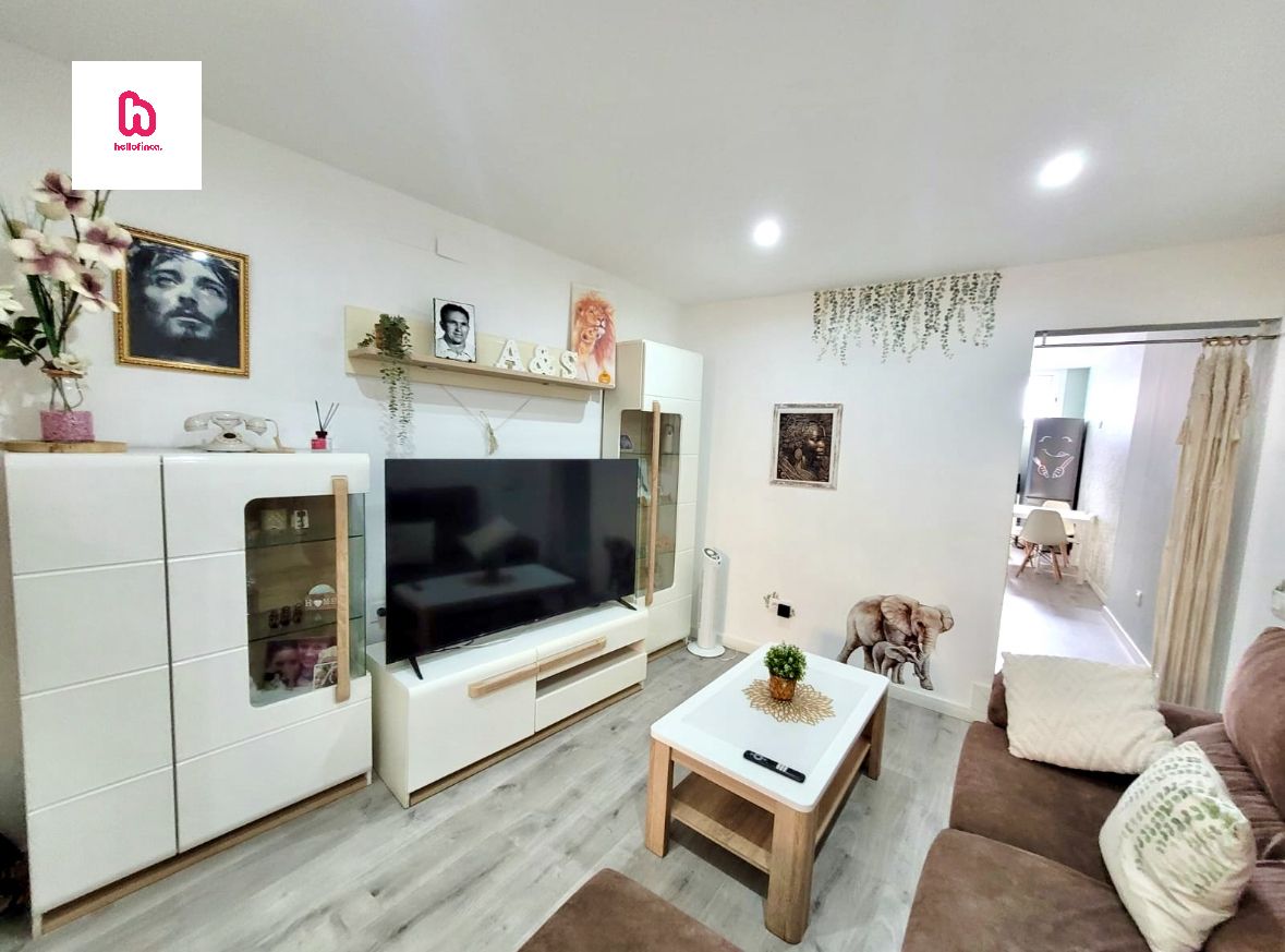 Living room of Single-family semi-detached for sale in Vilanova i la Geltrú  with Air Conditioner, Heating and Parquet flooring