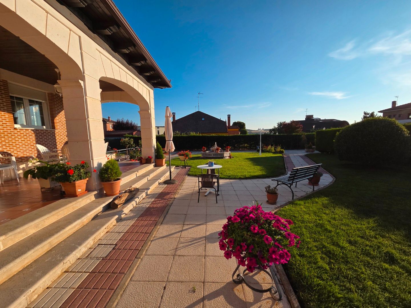 Terraza de Casa o chalet en venta en Castrillo del Val con Calefacción, Jardín privado y Parquet