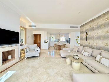 Apartament amb piscina en venda a Calle Algarrobo 1R