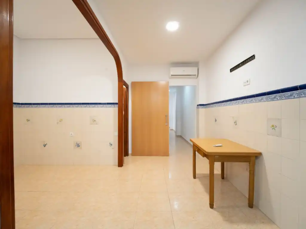 Planta baja en venta en La Pobla de Vallbona con Aire acondicionado, Calefacción y Terraza