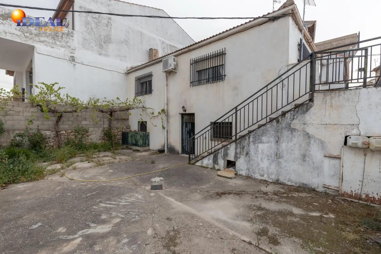 Vista exterior de Casa o chalet en venta en Iznalloz con Calefacción y Trastero