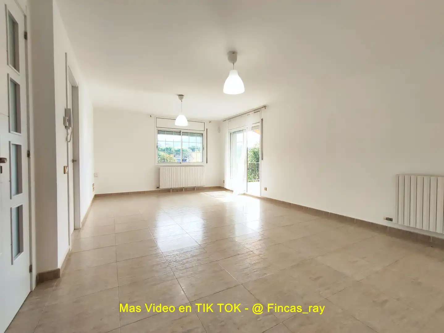 Sala de estar de Casa o chalet en venta en Bigues i Riells del Fai con Calefacción, Jardín privado y Terraza