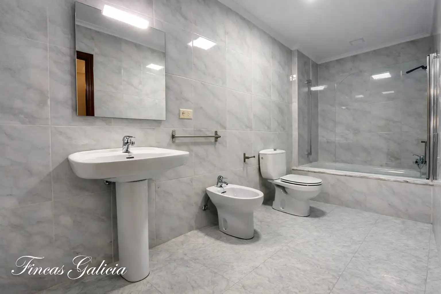 Bathroom of Apartments for rent in Verín  with Furnished