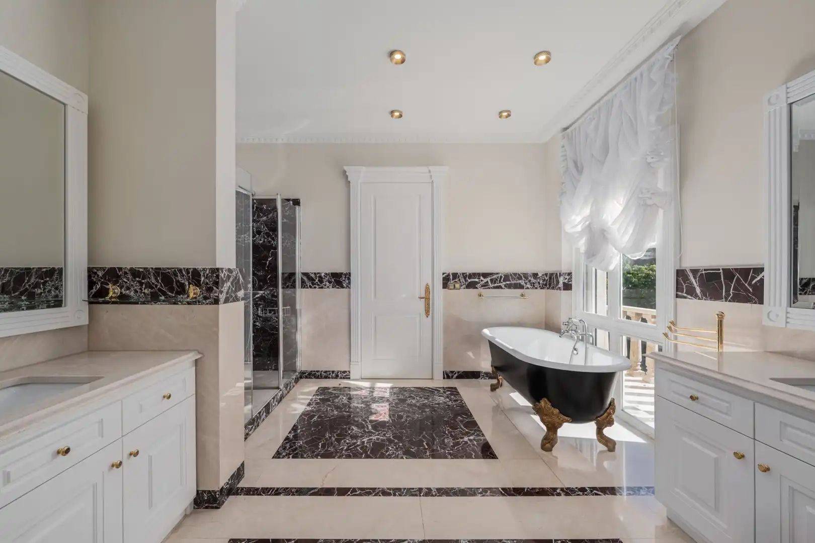 Baño de Casa o chalet en venta en Marbella con Aire acondicionado, Calefacción y Jardín privado