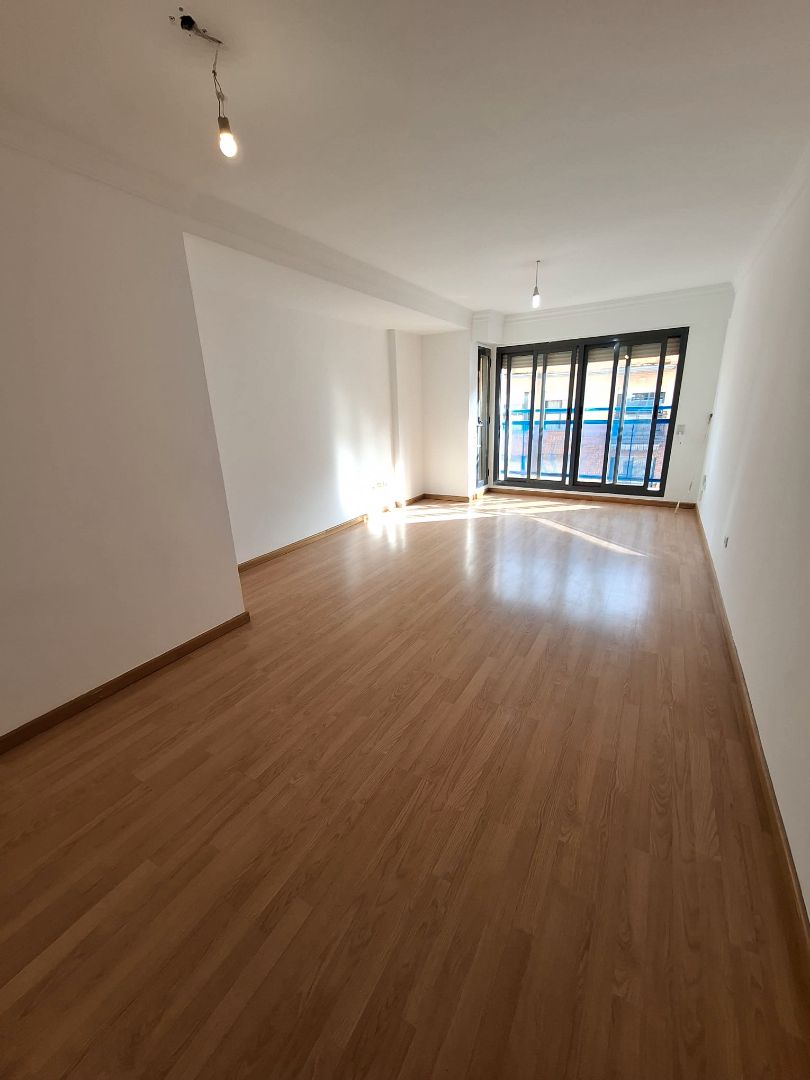 Piso de alquiler en Carrer de la Ciutat de Melilla, Safranar