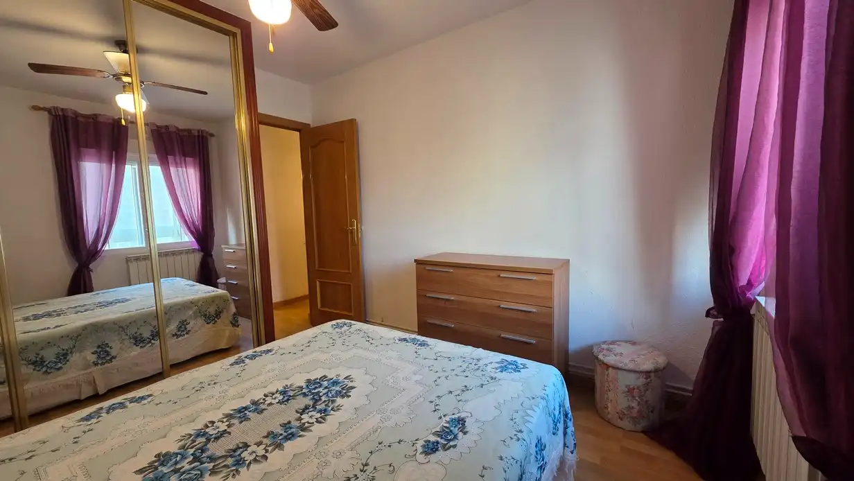 Bedroom of Flat for rent in Madrid  with Heating, Terrace and Furnished