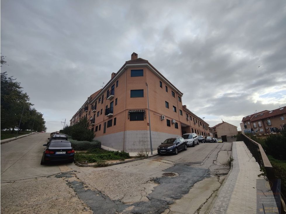 Exterior view of Flat for sale in Valmojado