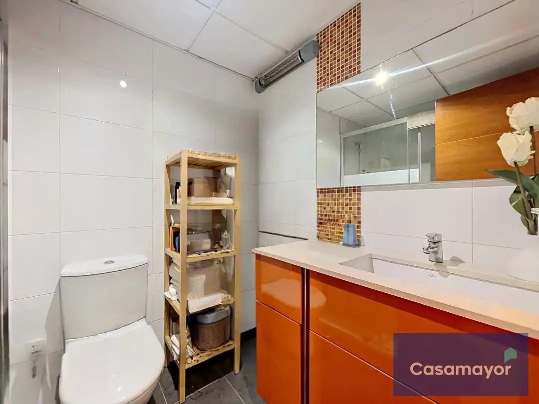 Baño de Piso en venta en Alicante / Alacant con Aire acondicionado, Calefacción y Trastero