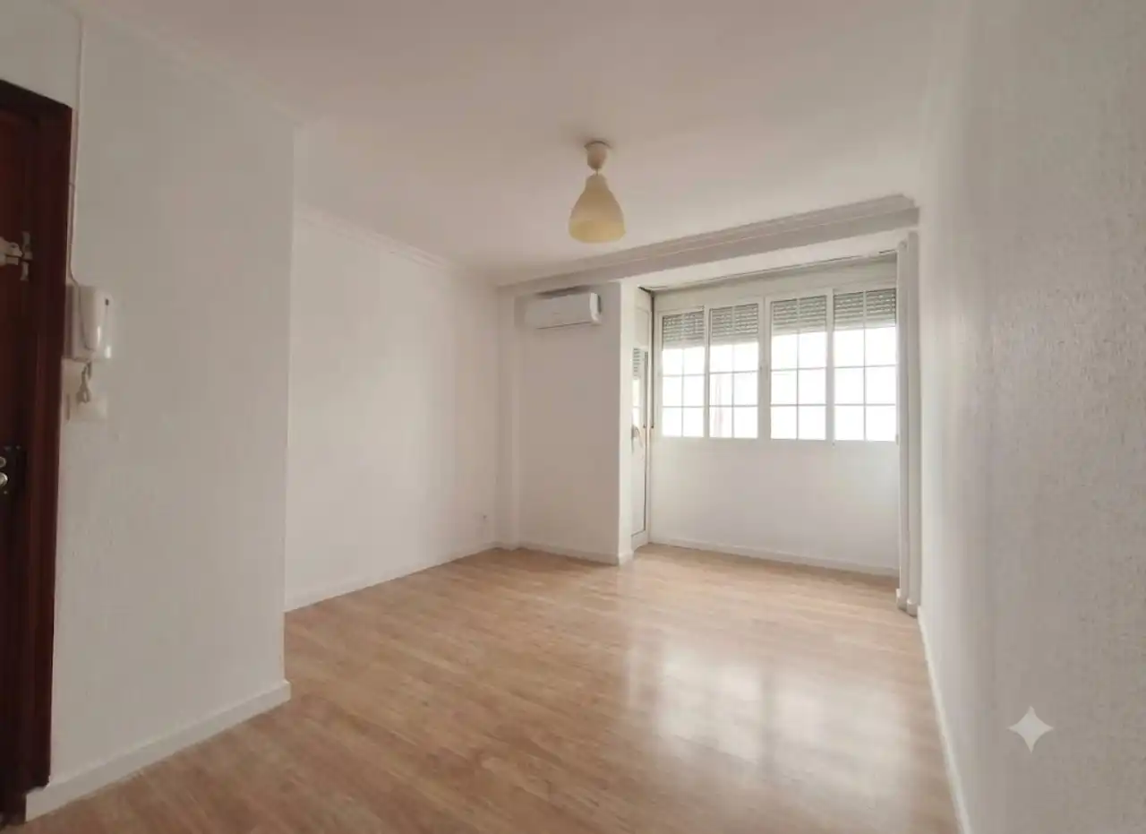 Piso en venta en Avenida de Palomares