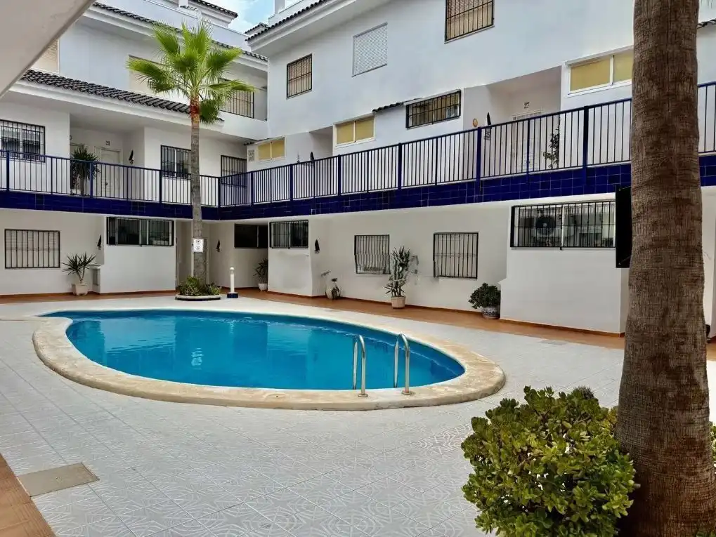 Flat with pool for sale in Playa del Acequión, Náufragos y Rocío del Mar