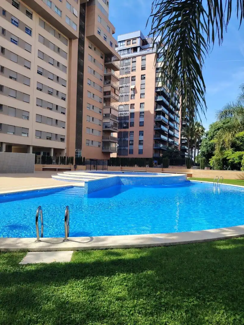 Swimming pool of Flat for sale in Mislata  with Air Conditioner, Private garden and Parquet flooring