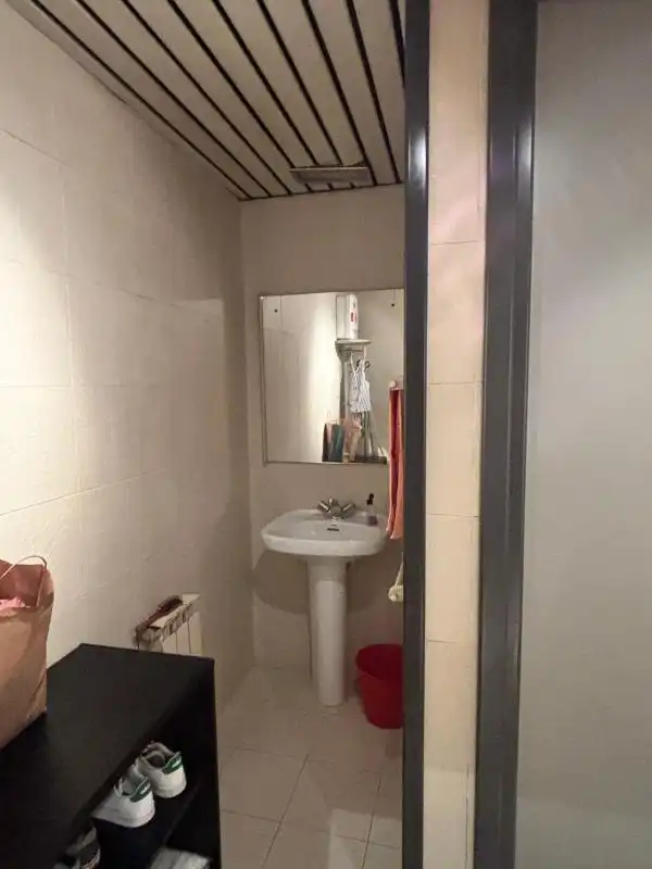 Bathroom of Commercial properties for sale in Madrid  with Air Conditioner and Heating