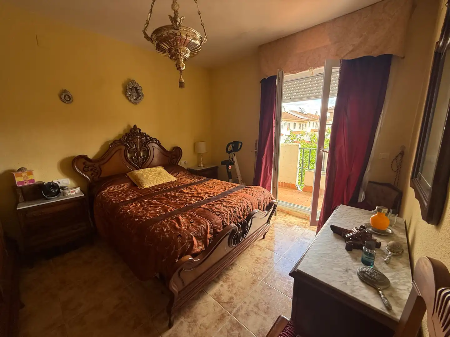 Schlafzimmer von Einfamilien-Reihenhaus zum Verkauf in Aljaraque mit Klimaanlage, Heizung und Privatgarten