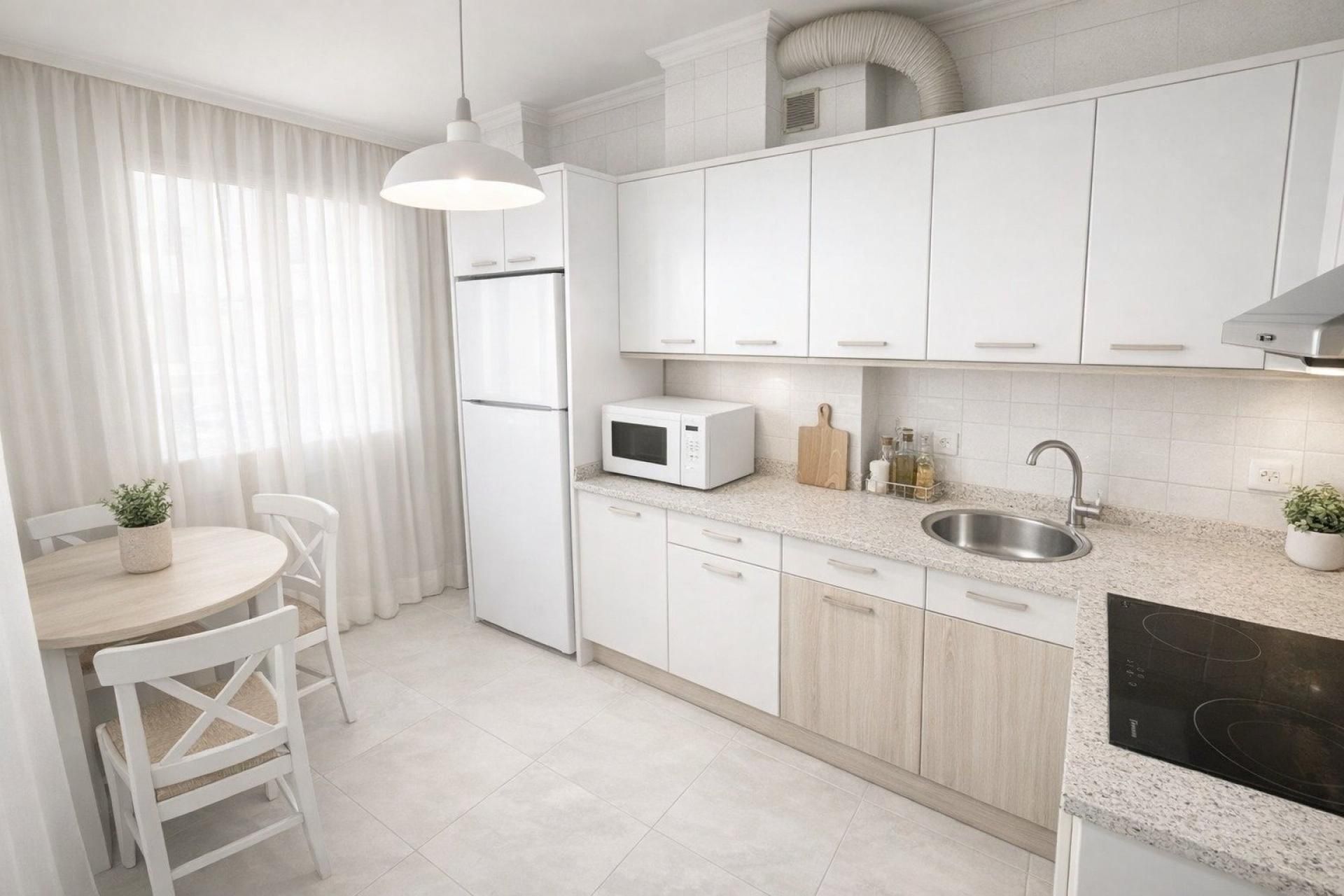 Cuina de Pis en venda en Pontevedra Capital  amb Balcó