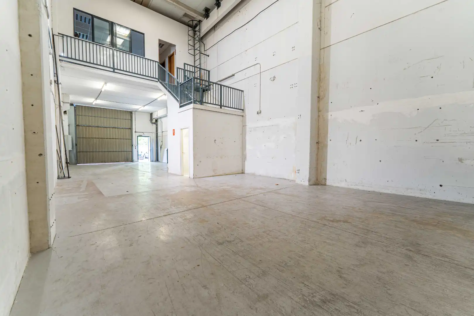 Nave industrial en venta en Arroyomolinos (Madrid)