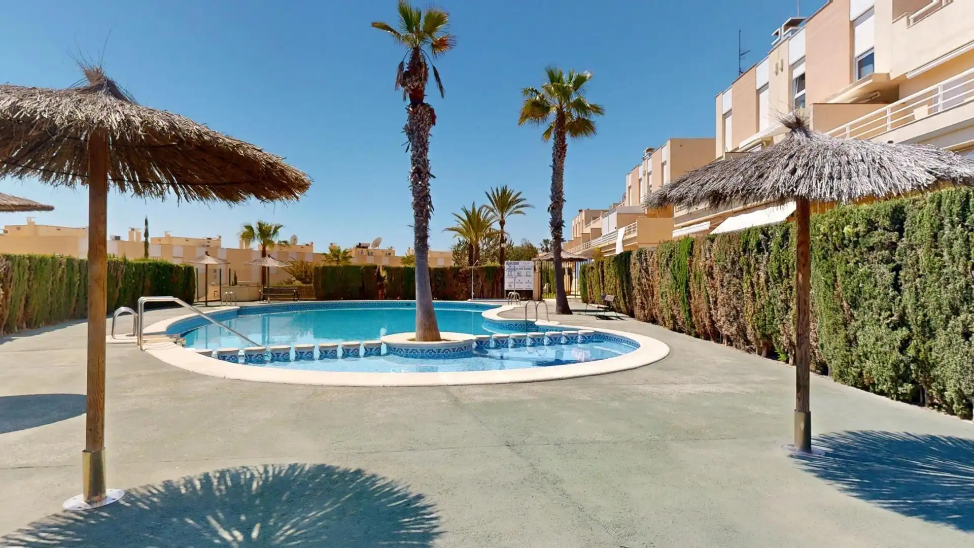 Apartament amb terrassa en venda a Orihuela Costa, imagen 2