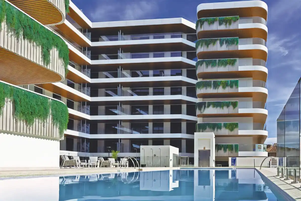 Apartamento con piscina en venta en Castillo Sohail - Myramar