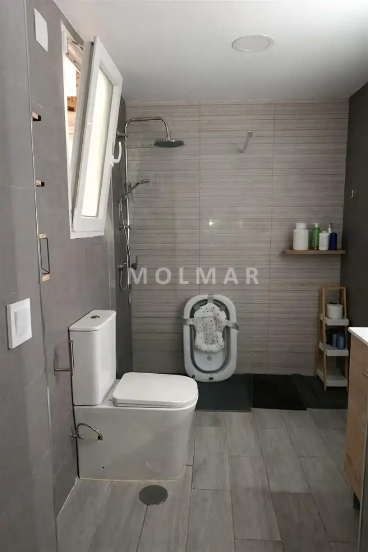 Baño de Piso en venta en Elda con Parquet, Terraza y Trastero