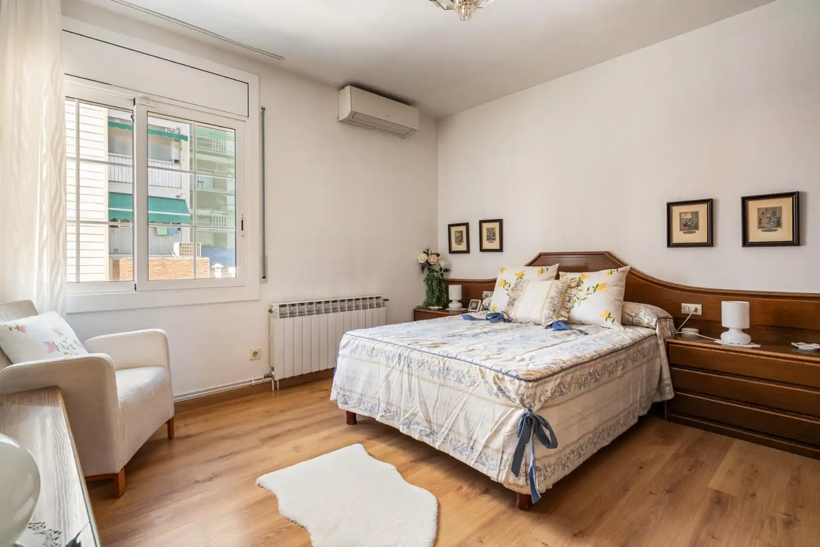 Habitación de Casa adosada en venta en Mollet del Vallès con Aire acondicionado, Calefacción y Jardín privado