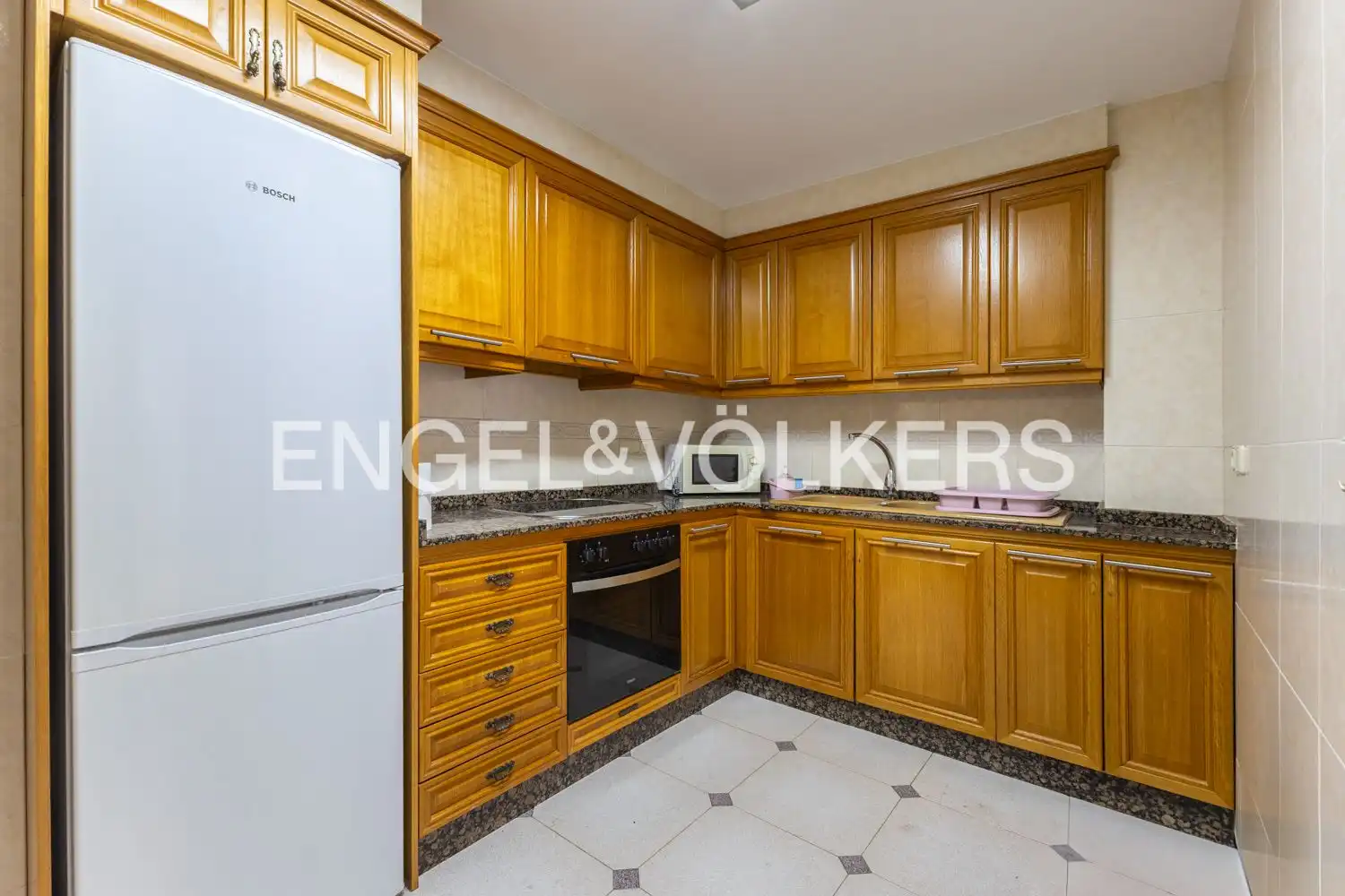 Kitchen of Flat for rent in Valencia  with Air Conditioner, Heating and Terrace