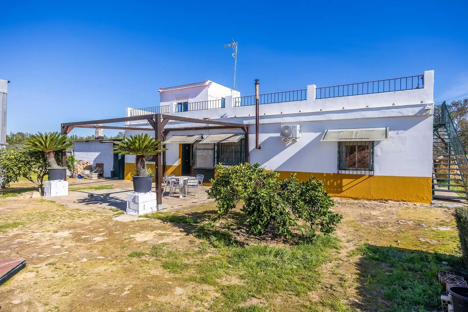 Jardí de Finca rústica en venda en Alcalá de Guadaira amb Aire condicionat i Piscina
