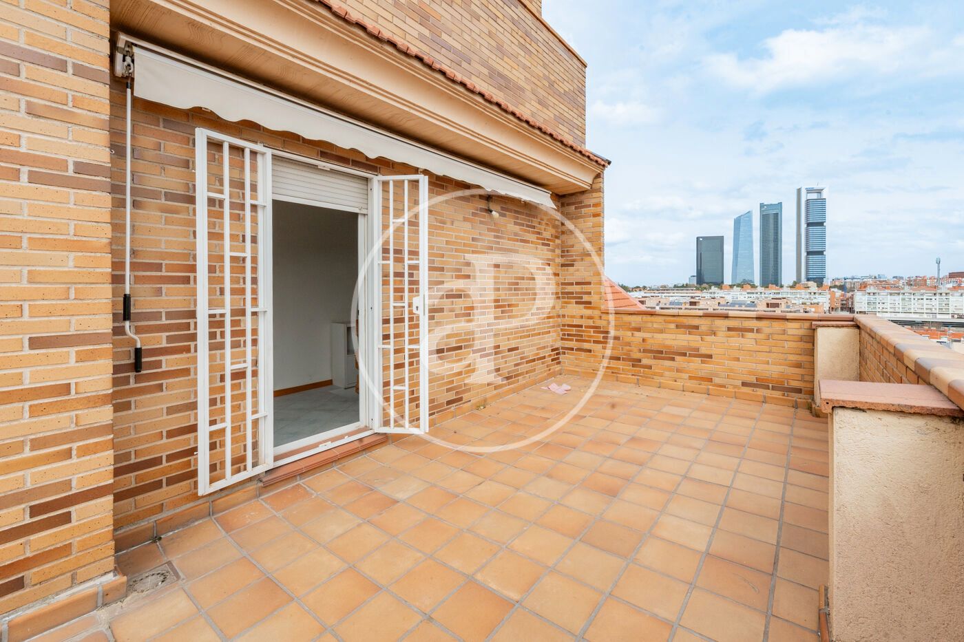 Terraza de Piso en venta en  Madrid Capital con Calefacción y Terraza