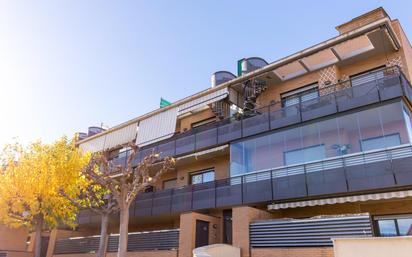Vista exterior de Pis en venda en Cuarte de Huerva amb Aire condicionat, Calefacció i Jardí privat