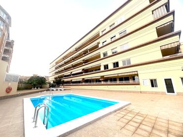 Pis amb piscina de lloguer a Calle de Valois