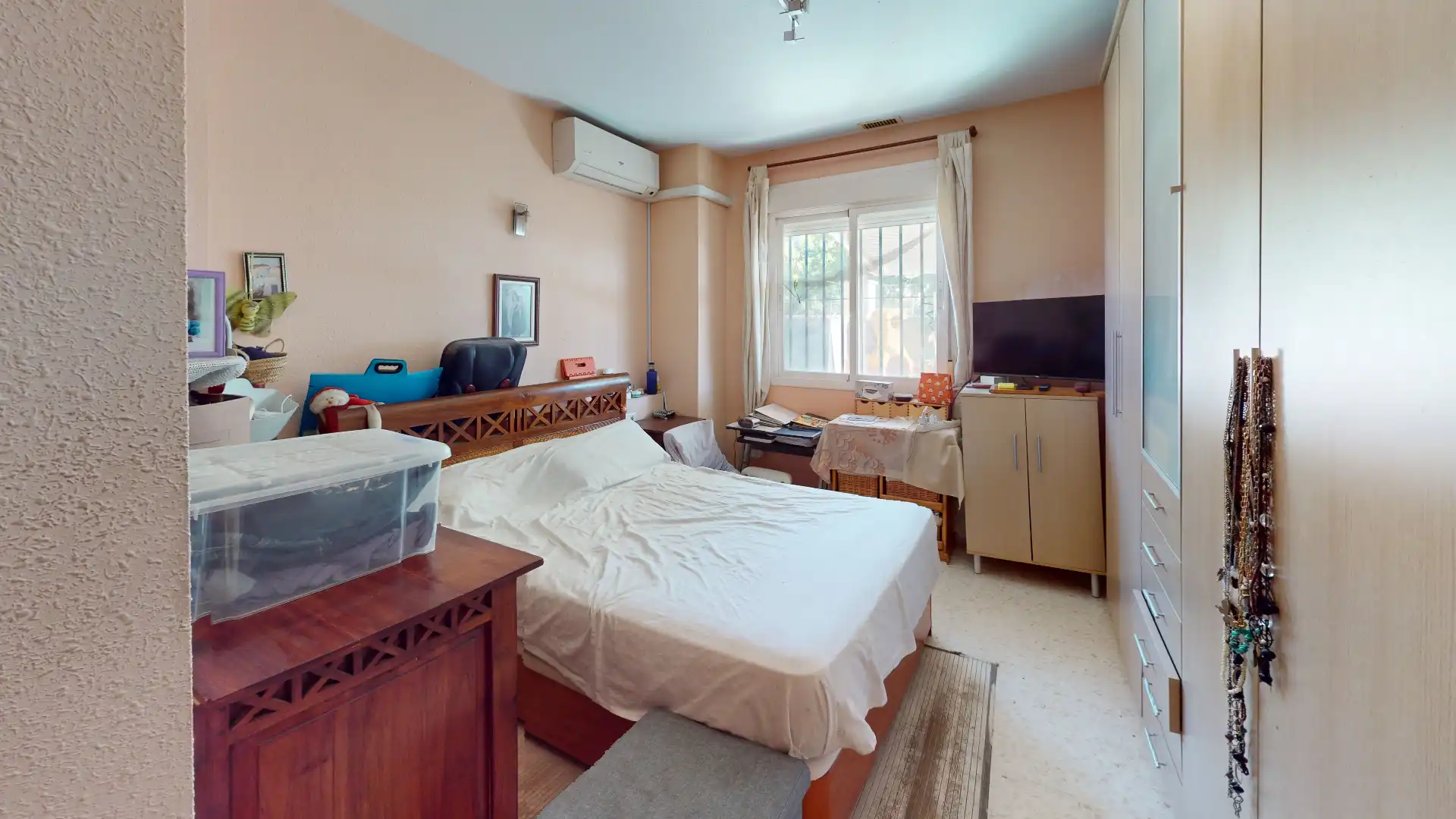 Habitación de Piso en venta en Almería con Aire acondicionado, Jardín privado y Terraza