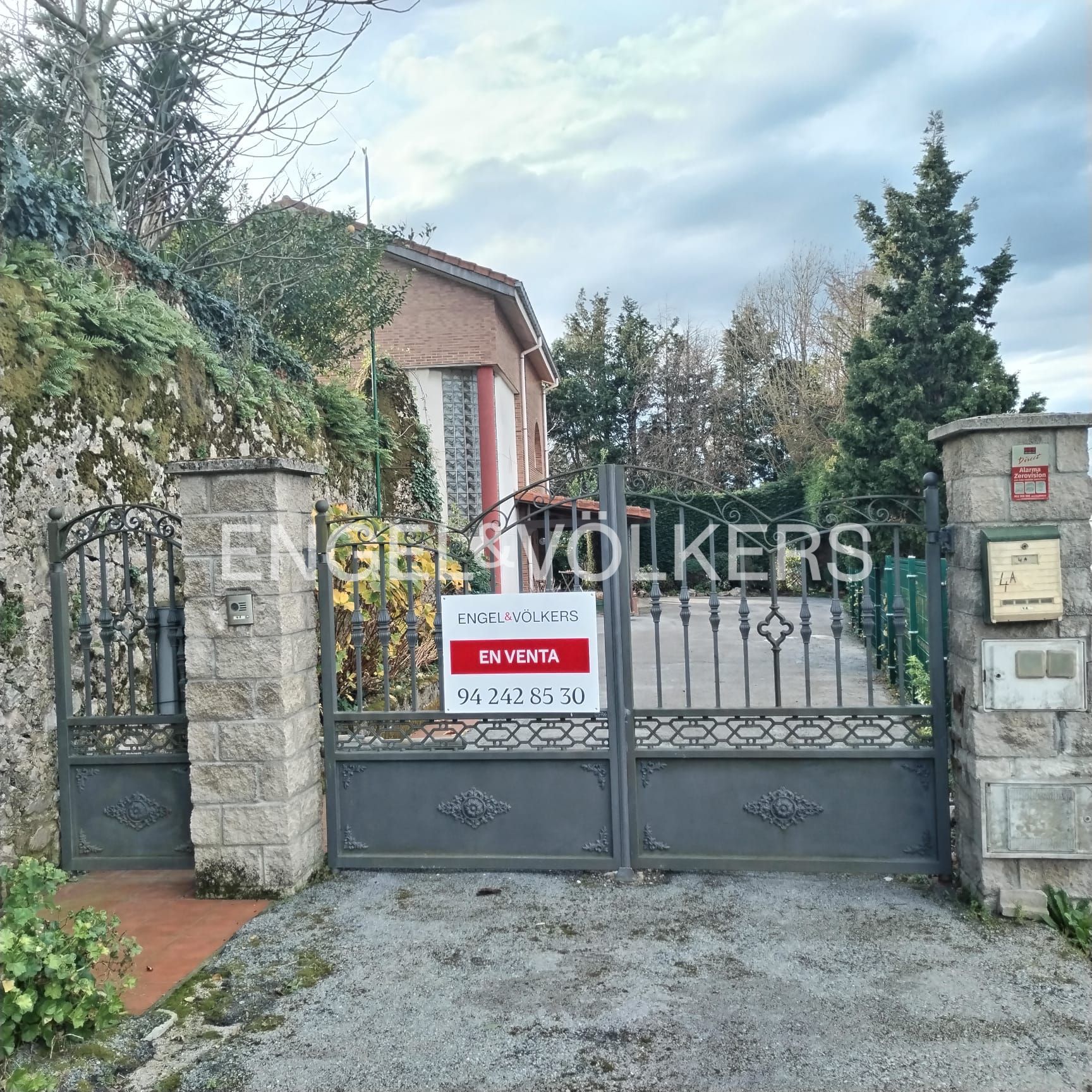 Exterior view of House or chalet for sale in Santander  with Heating, Private garden and Parquet flooring