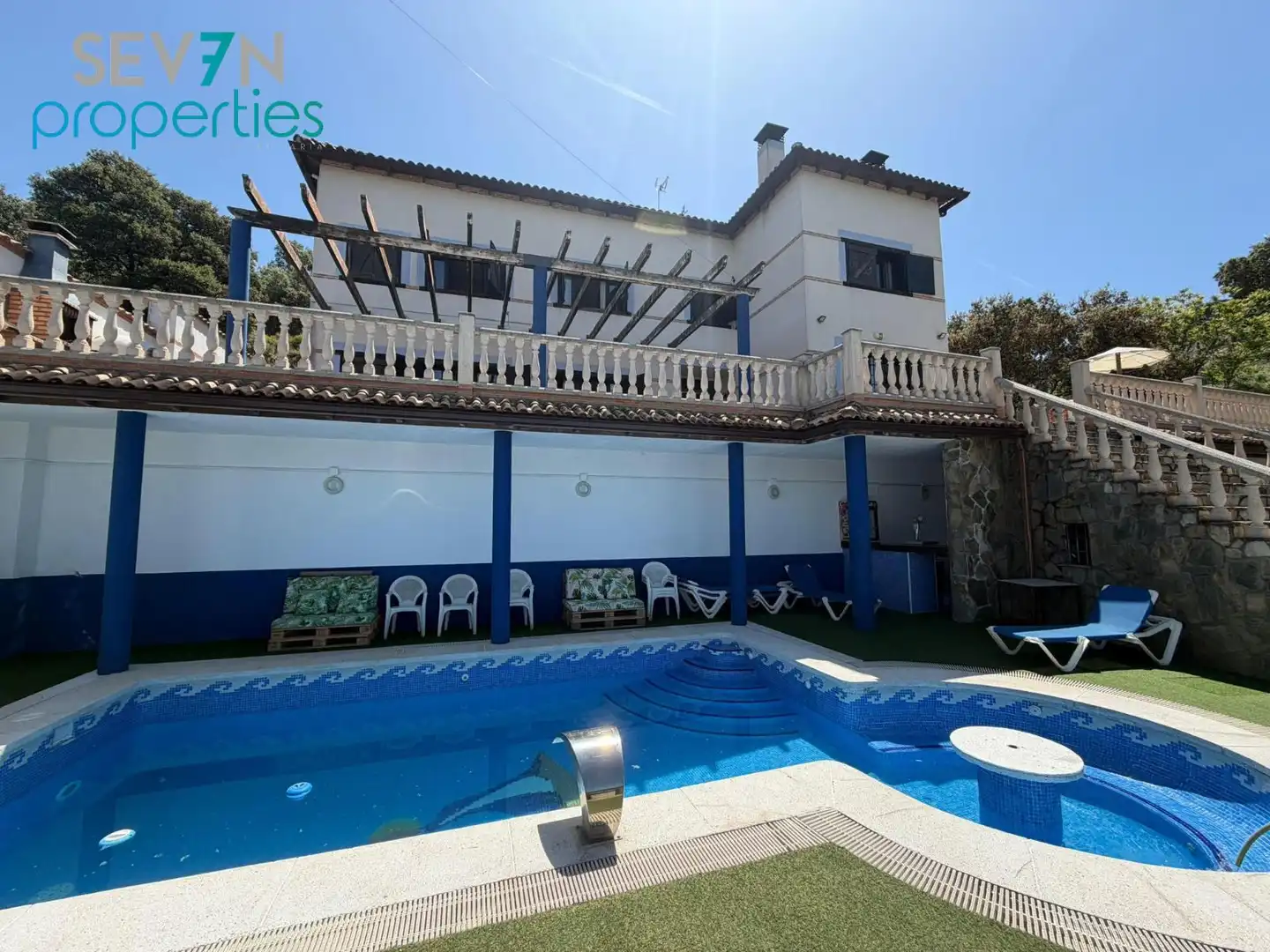 Chalet con terraza en venta en Amberes 0