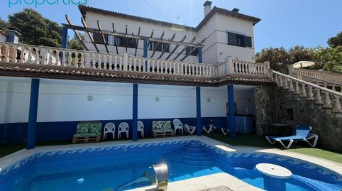 ESPECTACULAR CHALET INDEPENDIENTE CON LICENCIA TURISTICA. 8 DORMITORIOS Y 6 BAÑOS. PISCINA.